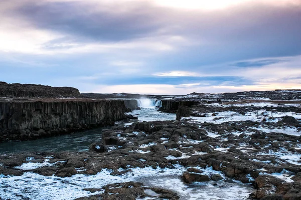 Selfoss Καταρράκτη Στη Βορειοανατολική Ισλανδία Τρέχει Μέσα Από Ένα Φαράγγι — Φωτογραφία Αρχείου