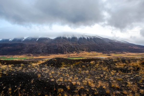 Транзит Дороге Через Север Исландии Множество Долин Прекрасных Гор — стоковое фото