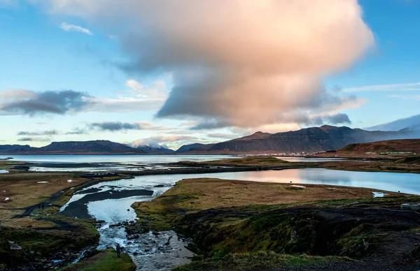 Grundarfjordur Stad Väster Island Från Kirkjufellfoss Vattenfall — Stockfoto