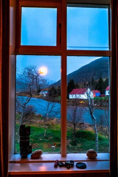 Από Παράθυρο Του Ξενοδοχείου Στο Seydisfjordur Στην Ανατολική Ακτή Της — Φωτογραφία Αρχείου