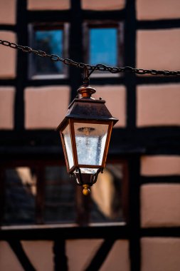 Riquewhir, Alsace, Fransa 'da fener ve tipik cephe