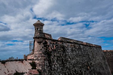 Küba, Havana 'daki El Morro kalesinde bir nöbetçi kulübesi.,