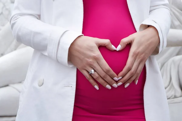 Bella Giovane Donna Incinta Neonato Nove Mesi Gravidanza Passeggiando Parco — Foto Stock