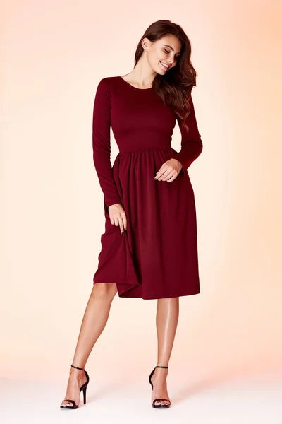 Fashion Stijl Vrouw Perfecte Vorm Brunette Lichaamshaar Dresscode Elegantie Toevallige — Stockfoto