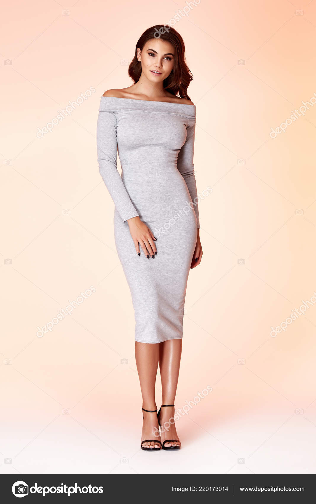 Beauty Woman Model Wear Stylish Design Trend Clothing Natural Organic Stock  Photo by ©Iniraswork 220173014