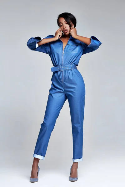 Vacker Kvinna Business Stil Insamling Part Modekläder Klänning Denim Suit — Stockfoto