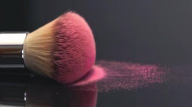Makyaj kozmetik ürünleri organik dekoratif kozmetik yüz moda trendy renk pembe renkli allık rouge toz allık pembe Güzellik Cilt Bakımı Doğal kürk kabarık fiber fırça için düşmek.