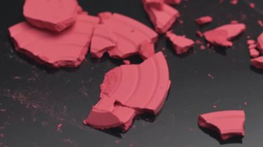 Makyaj kozmetik ürünleri organik dekoratif kozmetik yüz moda trendy renk pembe doğal rengi allık rouge toz allık pembe kırık güzellik cilt bakımı için.