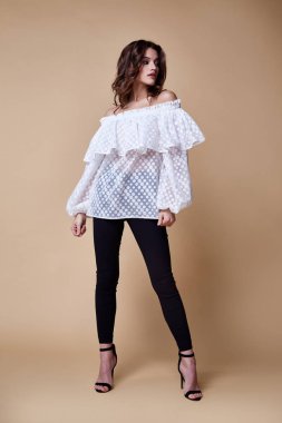 Seksi güzel kadın moda glamour model esmer saç makyaj 