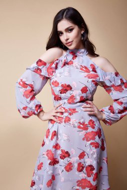 Pretty güzel seksi zerafet kadın cilt tan vücut modeli