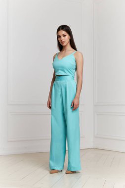 Güzel seksi kadın makyaj moda yaz koleksiyonu bez giymek