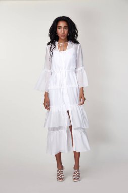 Güzel seksi kadın makyaj moda yaz koleksiyonu bez giymek