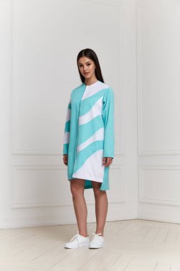 Güzel seksi kadın makyaj moda yaz koleksiyonu bez giymek