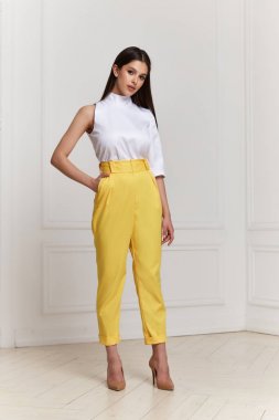 Güzel seksi kadın makyaj moda yaz koleksiyonu bez giymek