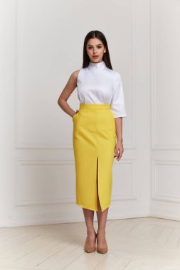 Güzel seksi kadın makyaj moda yaz koleksiyonu bez giymek