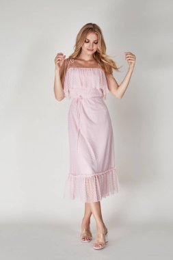 Pretty woman güzel yüz parlak makyaj uzun sarı saç fashio