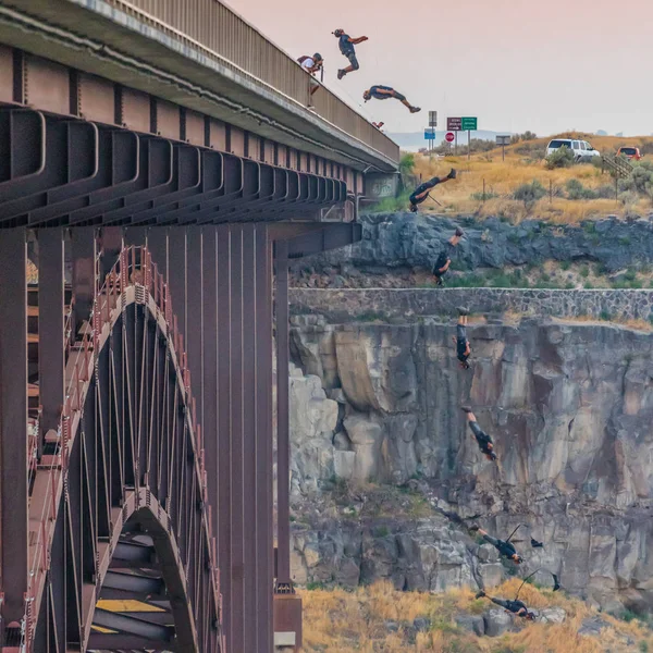 Twin Falls Usa Sekvens Backflip Base Jump Populär Bridge Uppsändningsplatsen — Stockfoto