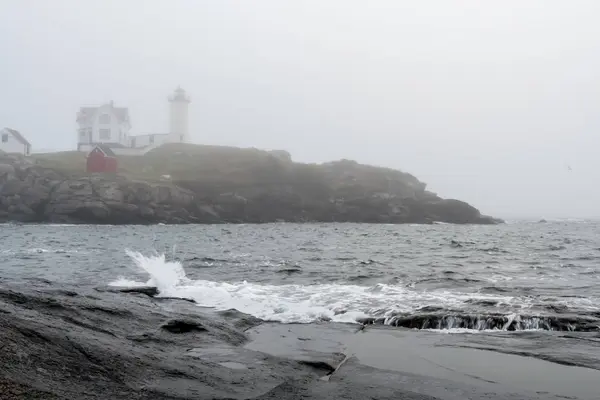 Crashs Petites Vagues Phare Cape Neddick Long Côte Maine — Photo