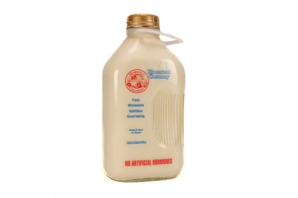 Апреля 2018 Года Концептуальная Редакция Homestead Creamery Milk Glass Jar — стоковое фото