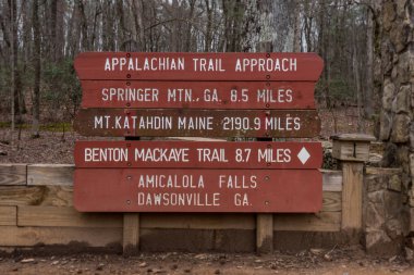 Appalachian iz yaklaşım işareti Amicalola Falls State Park içinde 2018 için