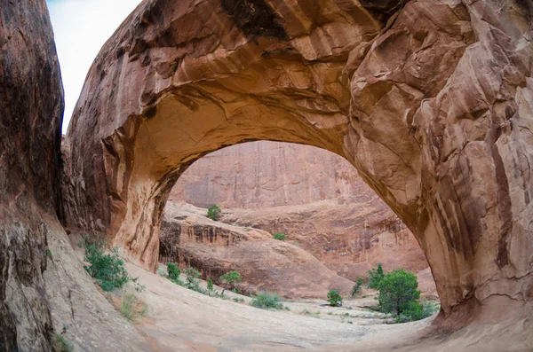 Egy Halszem Lövés Saját Arch Egy Távoli Részén Park Utah — Stock Fotó