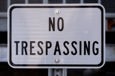 Beyaz ve siyah haneye tecavüz iz yok