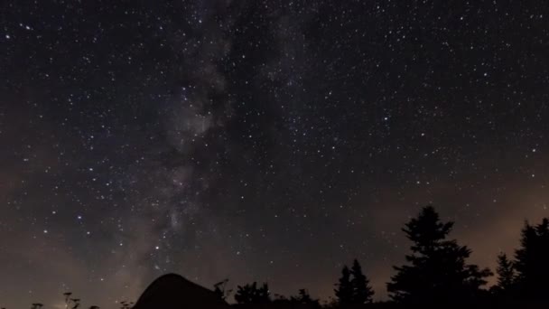 草脊英仙座在帐篷云的明星 — 图库视频影像
