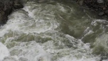 Hellroading Creek yukarıdan dönen su