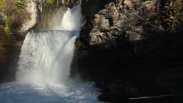 Agua Corre Sobre Las Cataratas Mary — Vídeo de stock