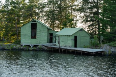 Yağmurlu Gölü yaz aylarında eski Ice House