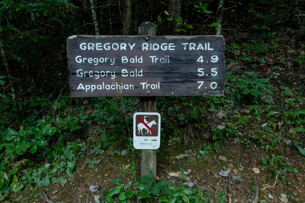 Gregory Ridge Trail Teken Bij Route Aantalterbeurzeingekochte Cove — Stockfoto