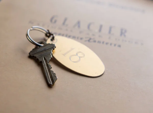 Junio 2018 Editorial Conceptual Hotel Room Key Many Glacier Lodge — Foto de Stock