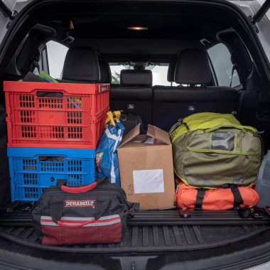 10 Haziran 2018: Kavramsal içerik, geri bir araba Paketli Road Trip kamp malzemeleri ve atıştırmalıkların bulunduğu için