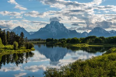 Grand Teton Wyoming önünde yılan Nehri'nin eğrisi
