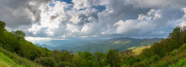 Panorama Del Sol Las Nubes Sobre Las Montañas Blue Ridge — Foto de Stock