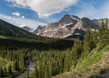 Katarakt Creek Grinnell buzul Montana'da yolu üzerinde