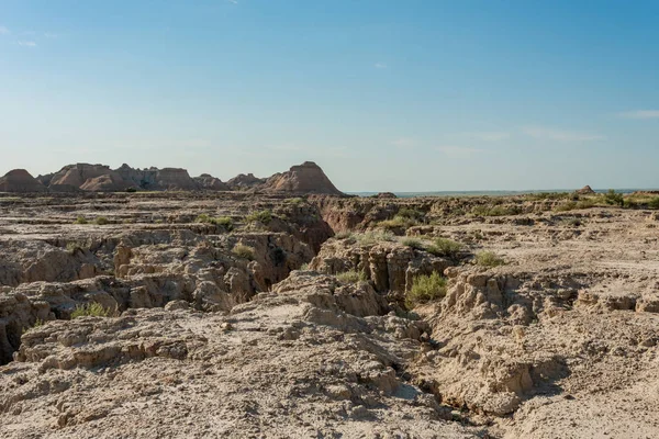 Uğursuzluk çatlaklar Badlands Ulusal Parkı'nda kurutulmuş