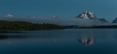 Grand Teton temeli, kalın bulut