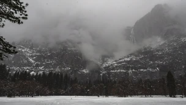Промежуток Времени Открытом Поле Йосемити Снегом Время Зимнего Шторма — стоковое видео