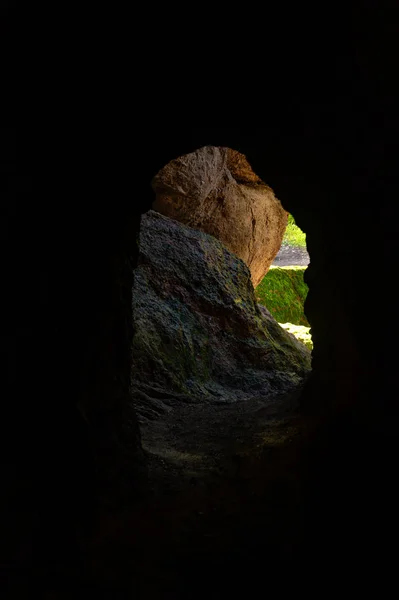 Світло через Trail тунель — стокове фото