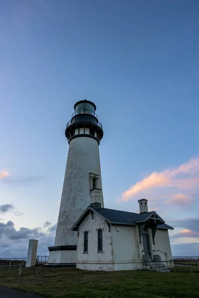 Blick zum Yaquina-Leuchtturm — Stockfoto