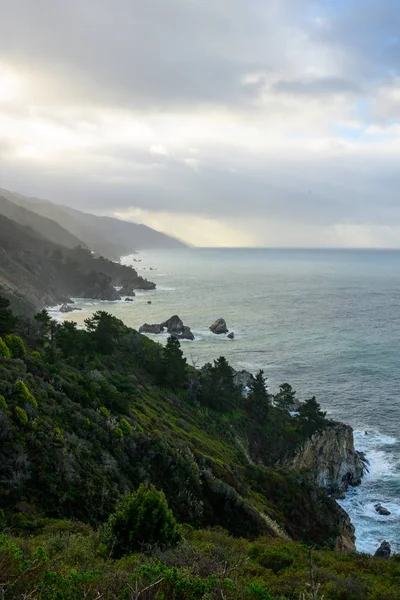 Big Sur Coast s'étend le long de la côte Pacifique — Photo