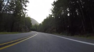 Washington'da Kuzey Cascades dağlarında S Eğrisi