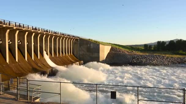 Wasser Rauscht Aus Jackson Damm Grand Teton — Stockvideo