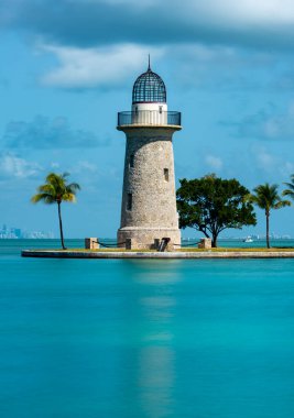 Florida açıklarında uzun süre Boca Chita Deniz Feneri 'ne maruz kalmış.