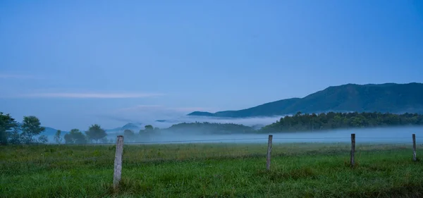 Låga Moln Smokies Skymningen — Stockfoto