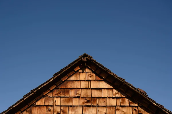 Tips Cabin Taklinje Mot Blå Himmel — Stockfoto