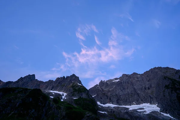 Nubes Suaves Yacen Sobre Montañas Amanecer Desierto Washington — Foto de Stock