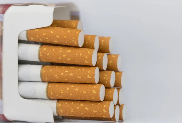 Cigarrillos Empaquetados Sobres Papel Rojo Punta Del Cigarrillo Extremo Del — Foto de Stock