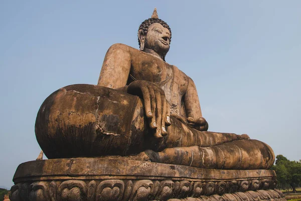 Tapınaktaki Büyük Buda Heykeli Sukhothai Tarihi Parkı Nda Görkemli Bir — Stok fotoğraf